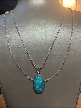 925 Sterling Silver Turquoise Oval Pendant Necklace - Blue Stone